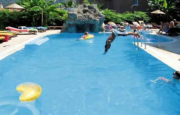 Celik Hotel 3*